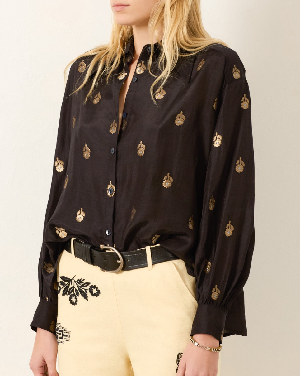 Person wearing Alix of Bohemia Emery Shadow Bamboo Shirt