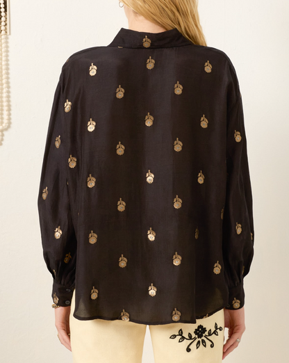 Person wearing Alix of Bohemia Emery Shadow Bamboo Shirt