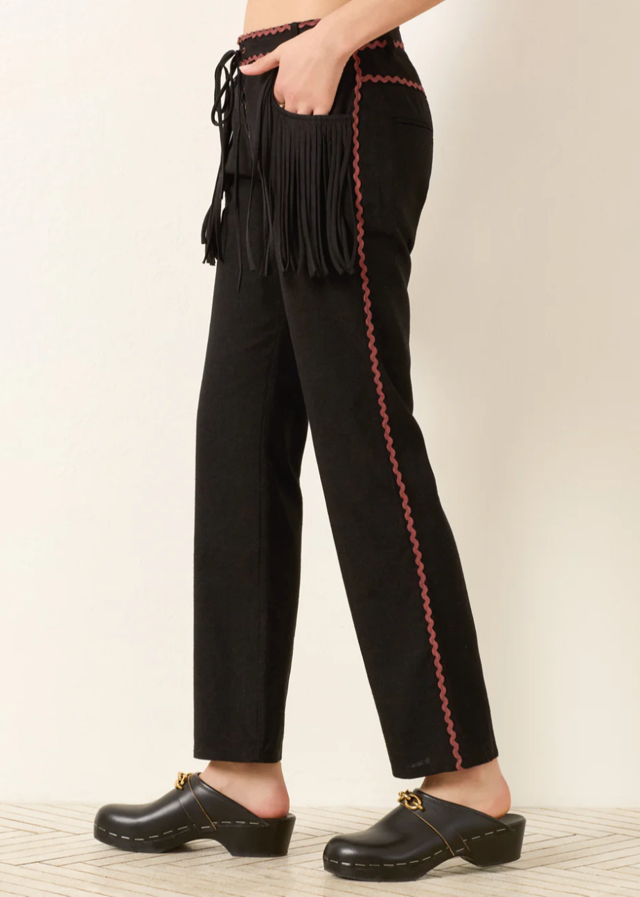 Person wearing Alix of Bohemia Ezra Noir Rein Pants