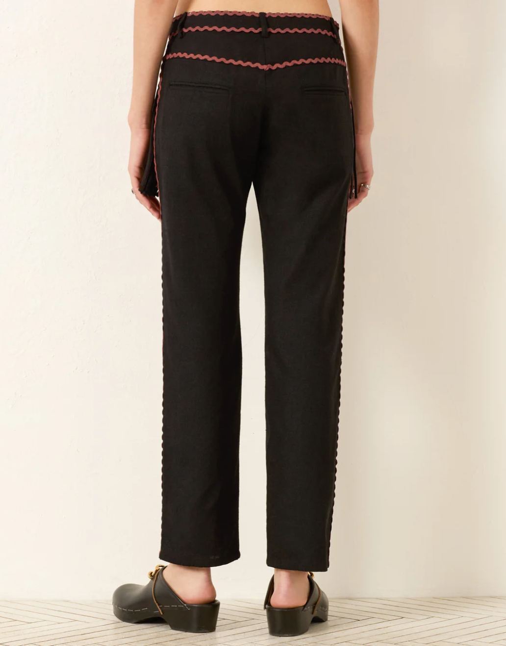 Person wearing Alix of Bohemia Ezra Noir Rein Pants
