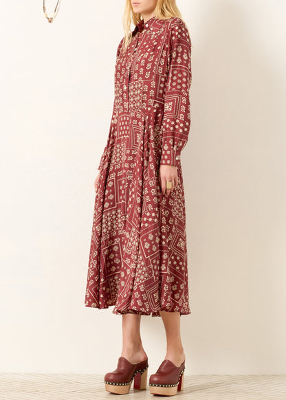 Person wearing Alix of Bohemia FW25-AEL109-DAelinSaddlePanelSilkDress1111