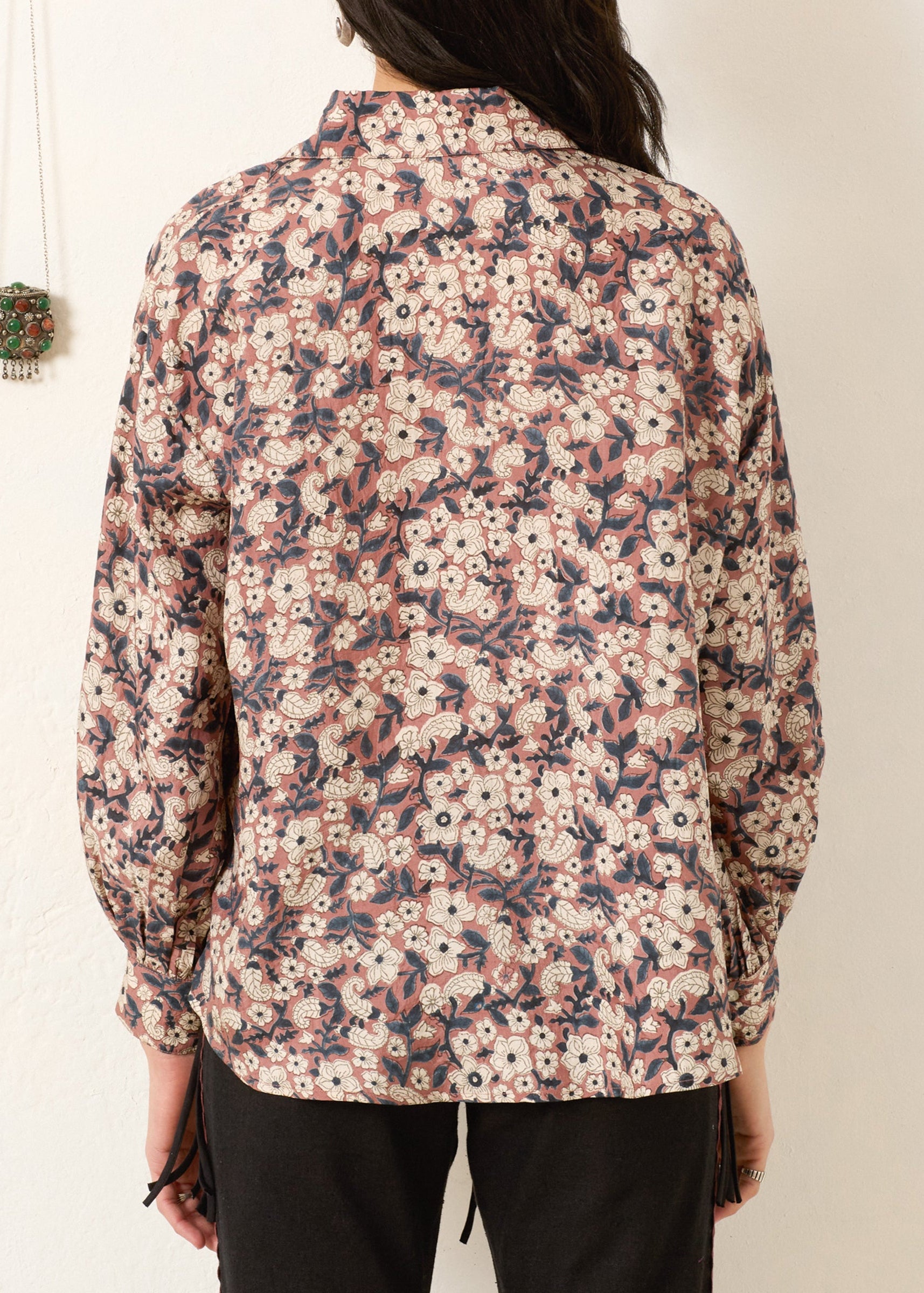 Person wearing Alix of Bohemia FW25-EME080-SEmerySepiaFloralShirt_1490