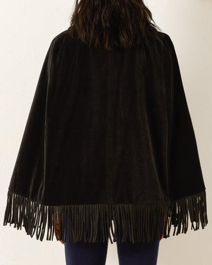 Person wearing Alix of Bohemia FW25-KEN147-JKensingtonOnyxFringeCape0786