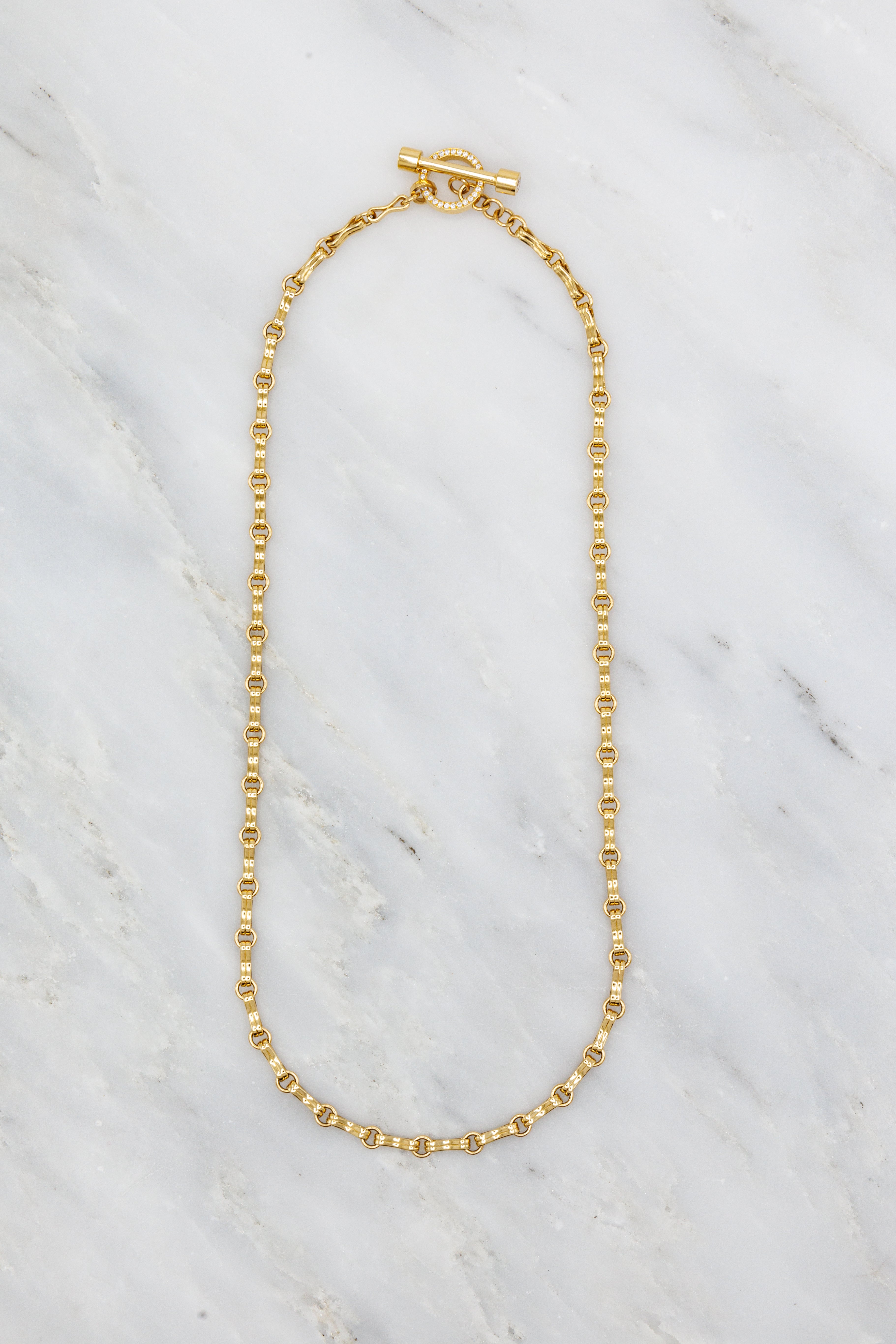 Small Motif Double Link Pavé Toggle Chain – ELI