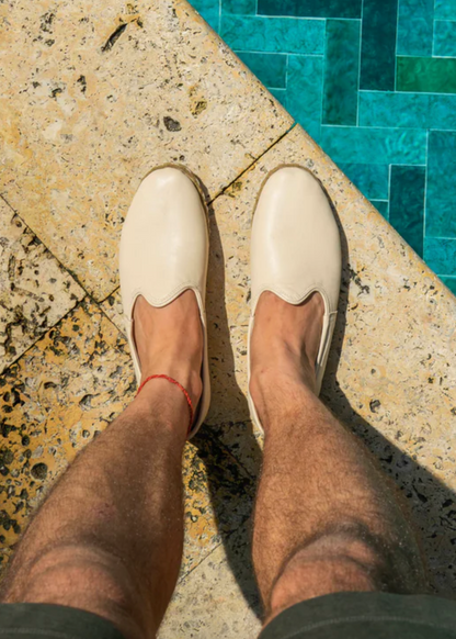 Person wearing Baja Sabah Leather Mens Shoe