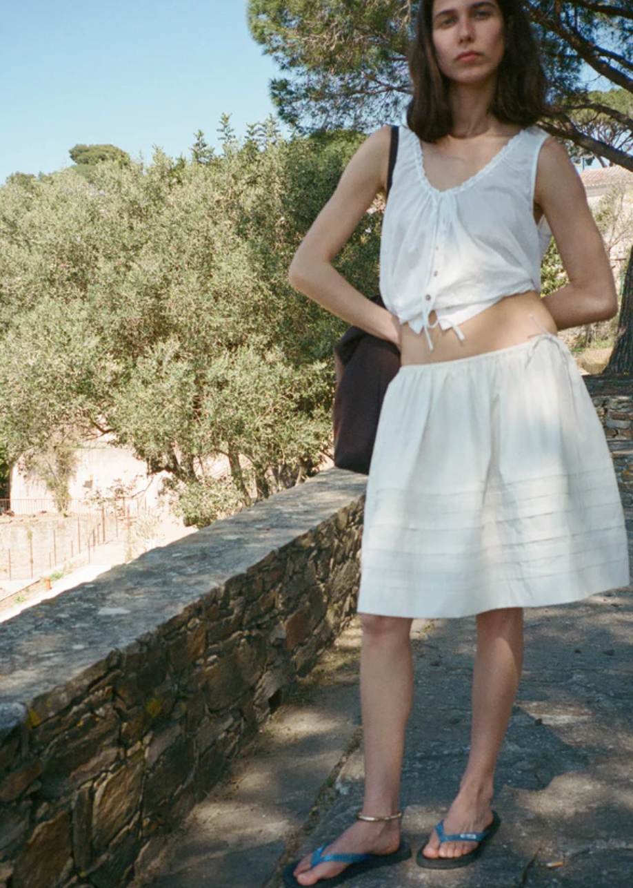 Women wearing Ciao Lucia Women's Bria Cotton Poplin Skirt in Ivory