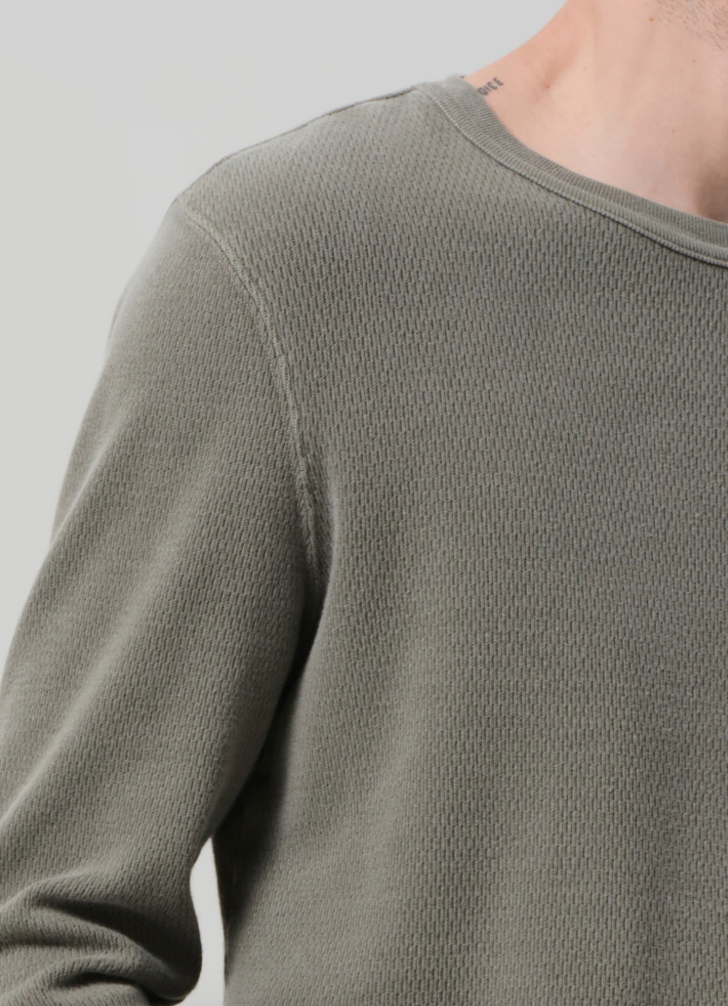 Person wearing Citizens of Humanity Mens Waffle Crewneck in Fatigue