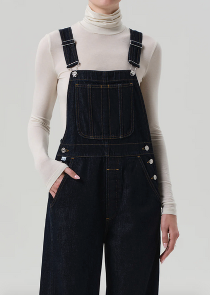 Person wearing Citizens of Humanity Womens Freya Overall in Juno