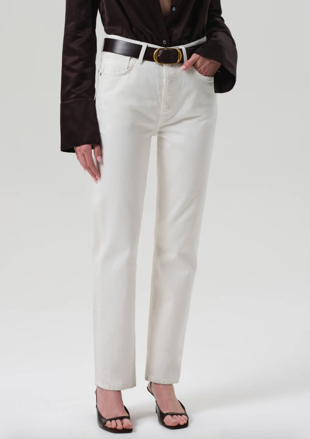 Person wearing Citizens of Humanity womens Blaine High Rise Straight denim jeans in Pashmina