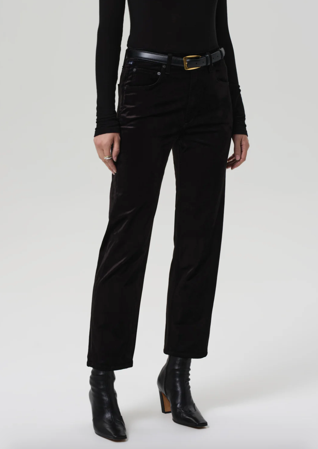 Person wearing Citizens of Humanity womens Delfina Straight Velvet In Black