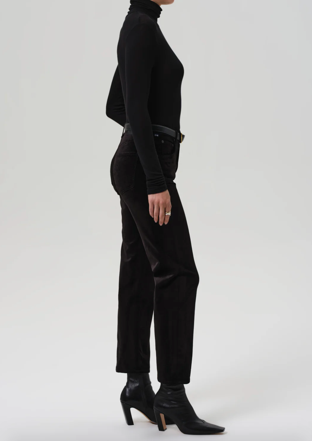 Person wearing Citizens of Humanity womens Delfina Straight Velvet In Black