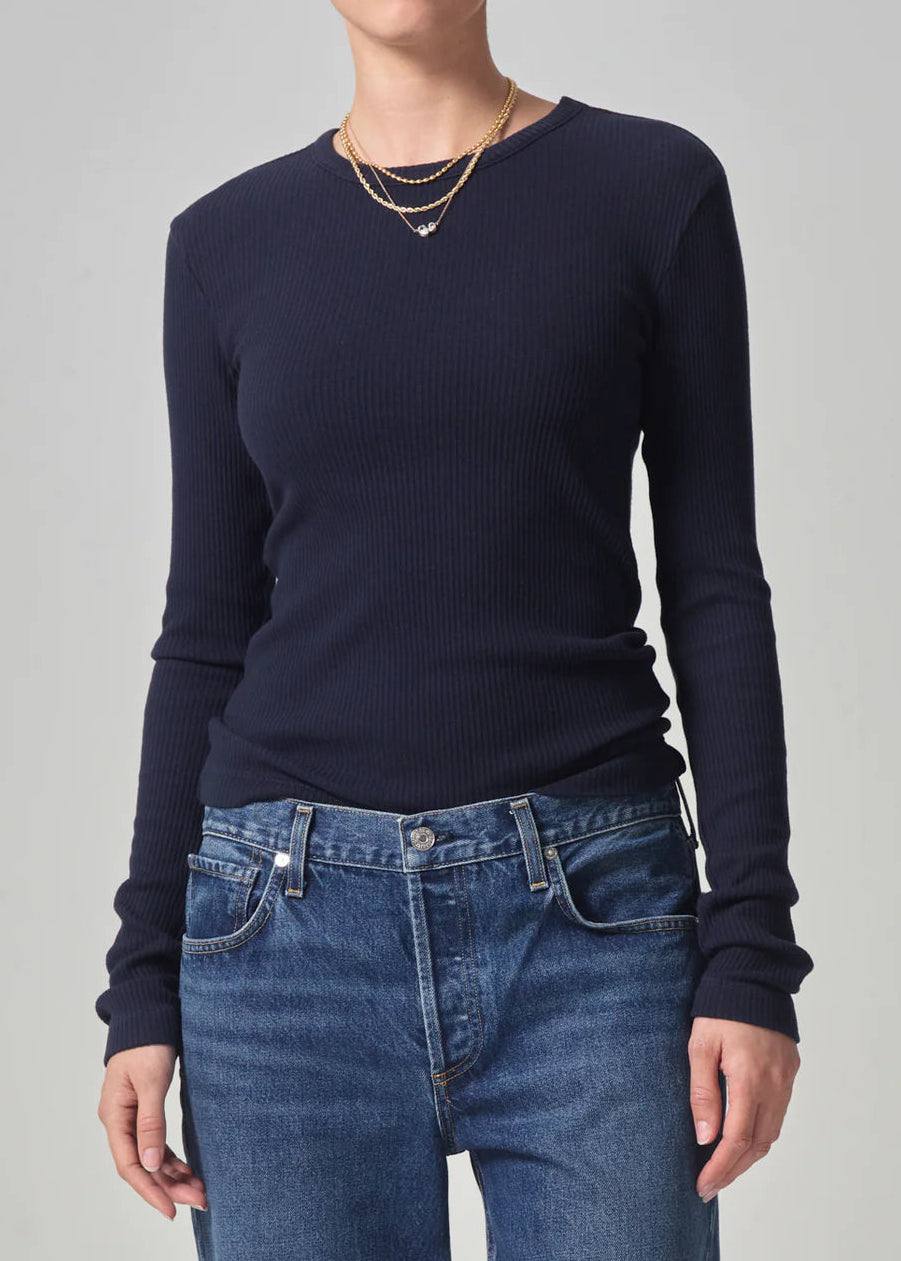Person wearing Citizens of humanity womens Bina Crewneck in Navy
