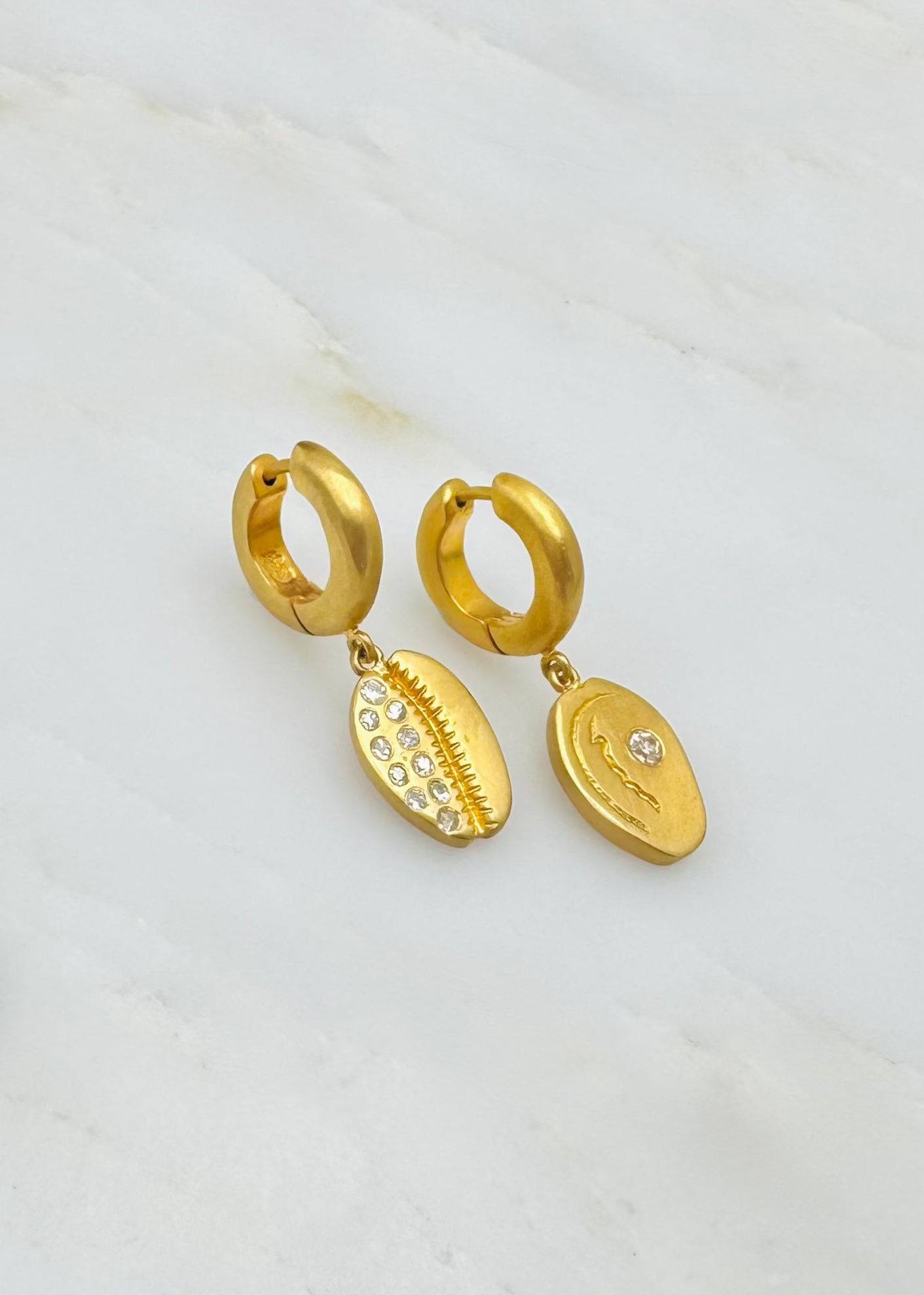 Darius fine jewelry 18k yellow gold Diamond Hasanlu Cowrie Signature Hoops 
