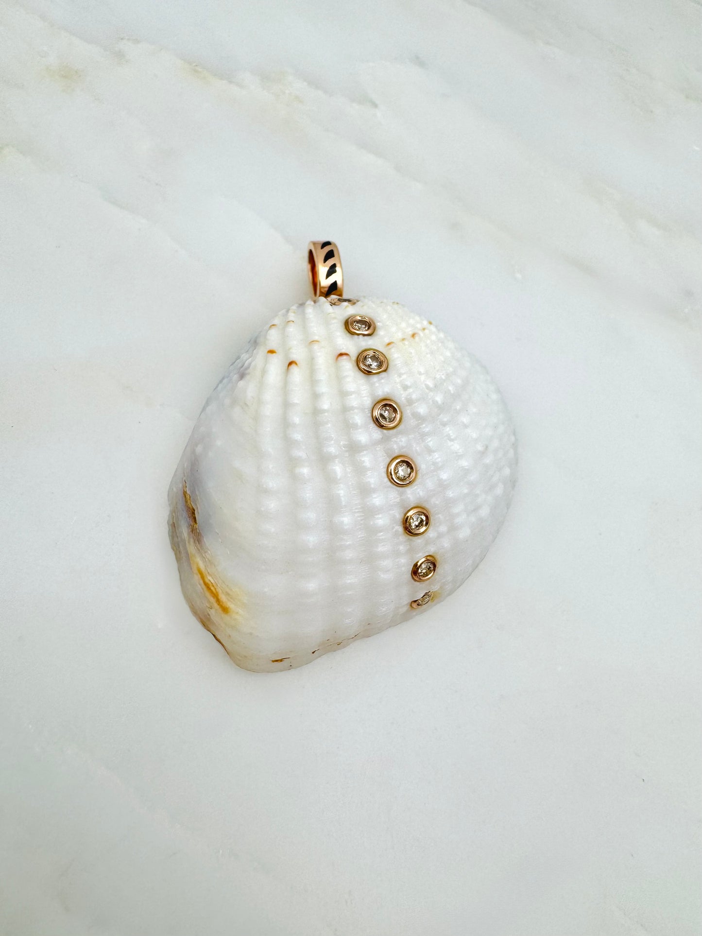 Dezso fine jewelry 18k rose gold Edul Shell with Diamonds on wave wire necklace