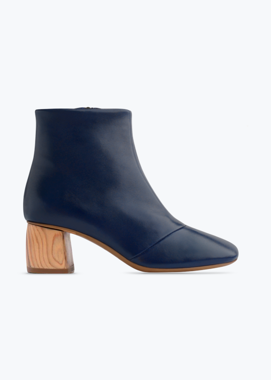 Forte Forte womens wood block heel Leather Ankle Boots in Notte navy blue