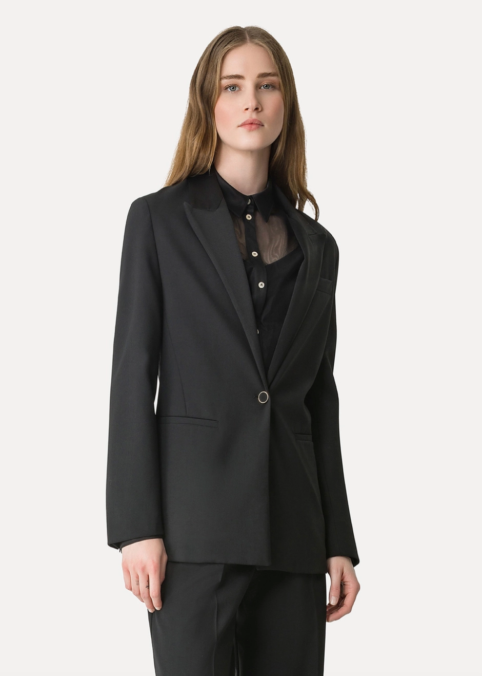 Person wearing Forte forte womens Dinner Jacket Blazer in Wool Blend Canvas Noir Black 14325_myjacket
