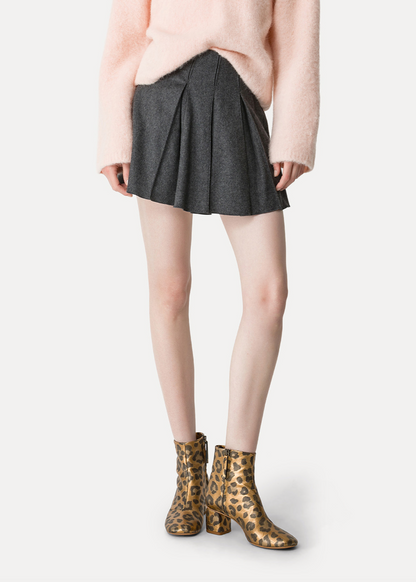 Person wearing Forte forte womens Pleated Wool Mini Skirt grey antracite