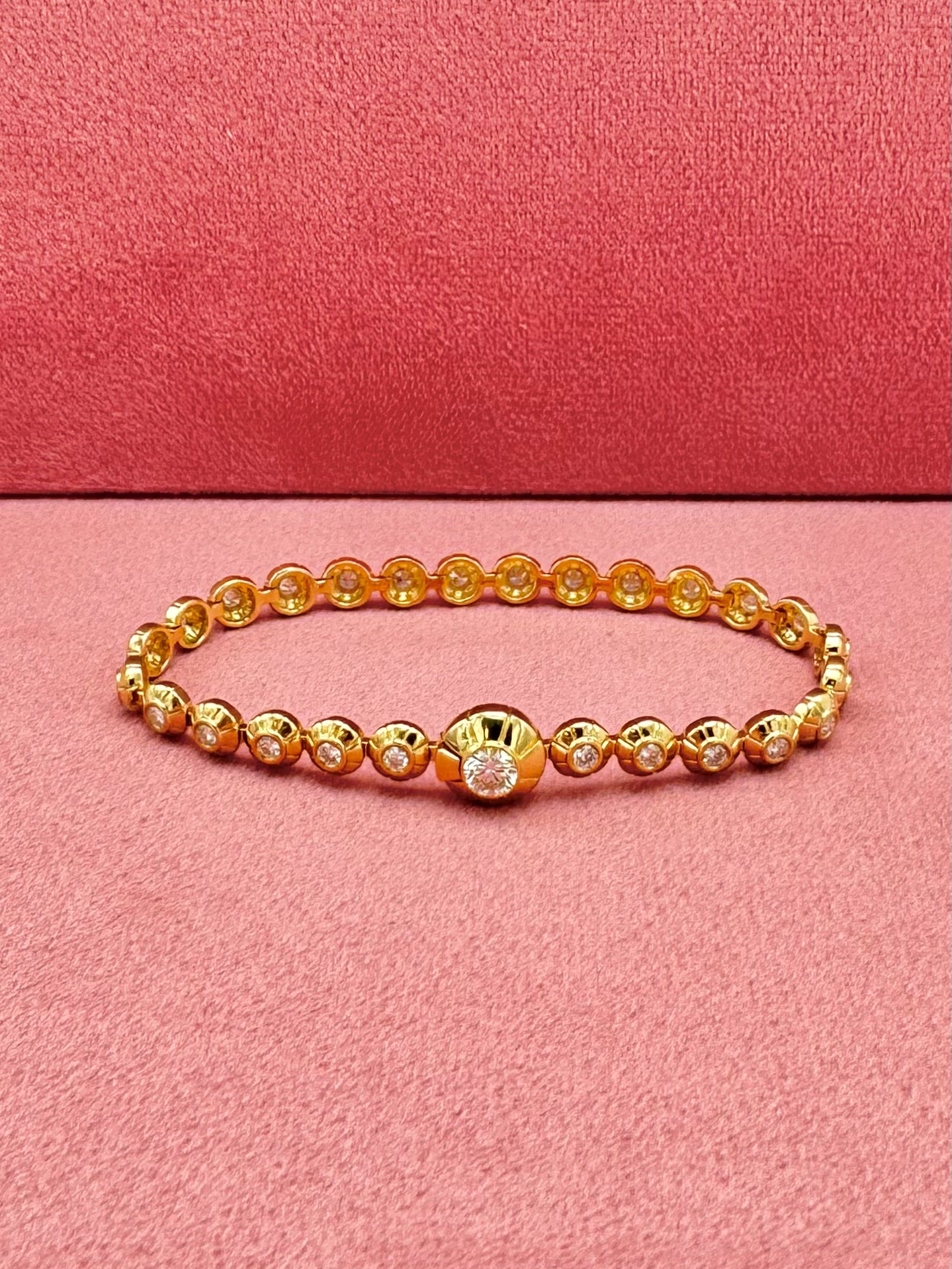 Howl fine jewelry 18k yellow gold Obo Bracelet Mini with Diamonds