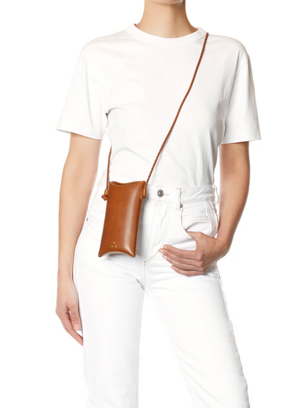 Person wearing Jerome Dreyfuss Louis Mobile Crossbody in Chêne Cowskin