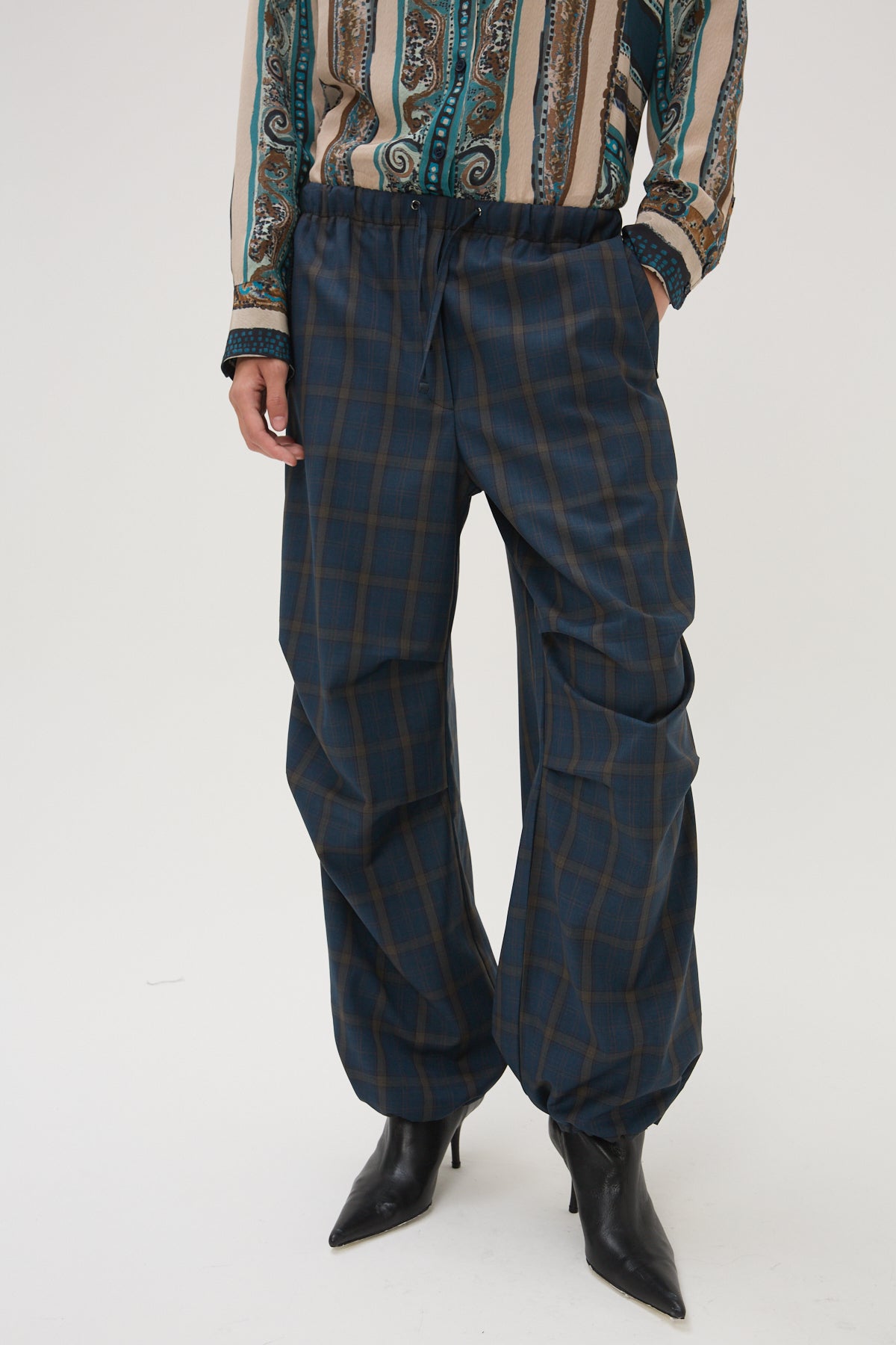 Person wearing Maria Cher Keith Etna Pants Green