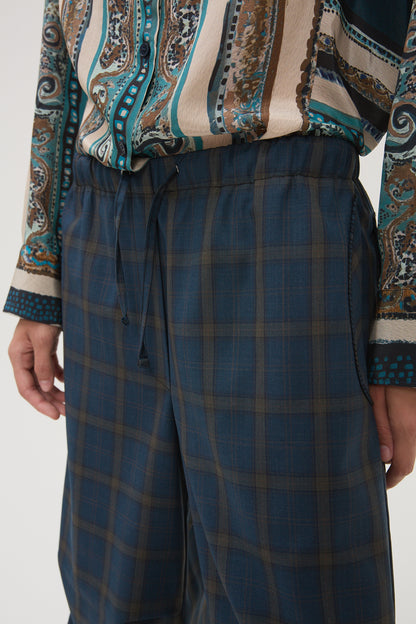 Person wearing Maria Cher Keith Etna Pants Green