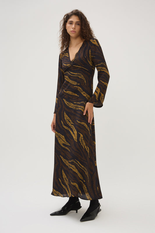 Person wearing Maria Cher The Bowie Cheryl Dress