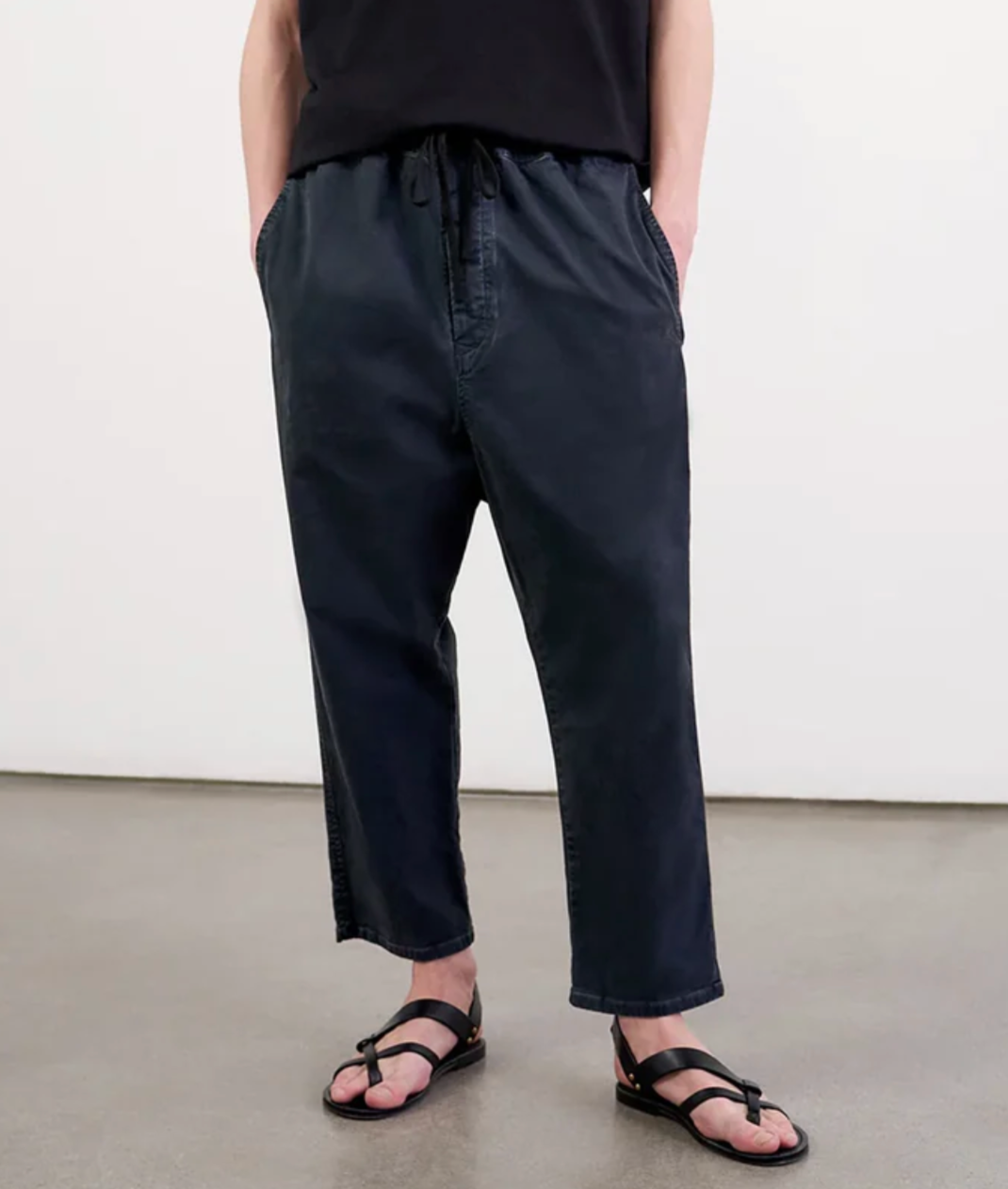 Person wearing Nili Lotan Mens Walker Pant in Midnight