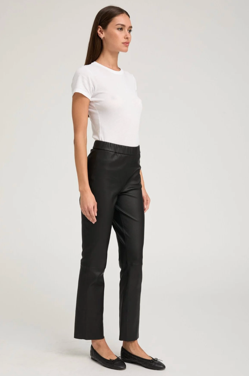 Person wearing SPRWMN womens Sophia Pull On Leather Legging in Black