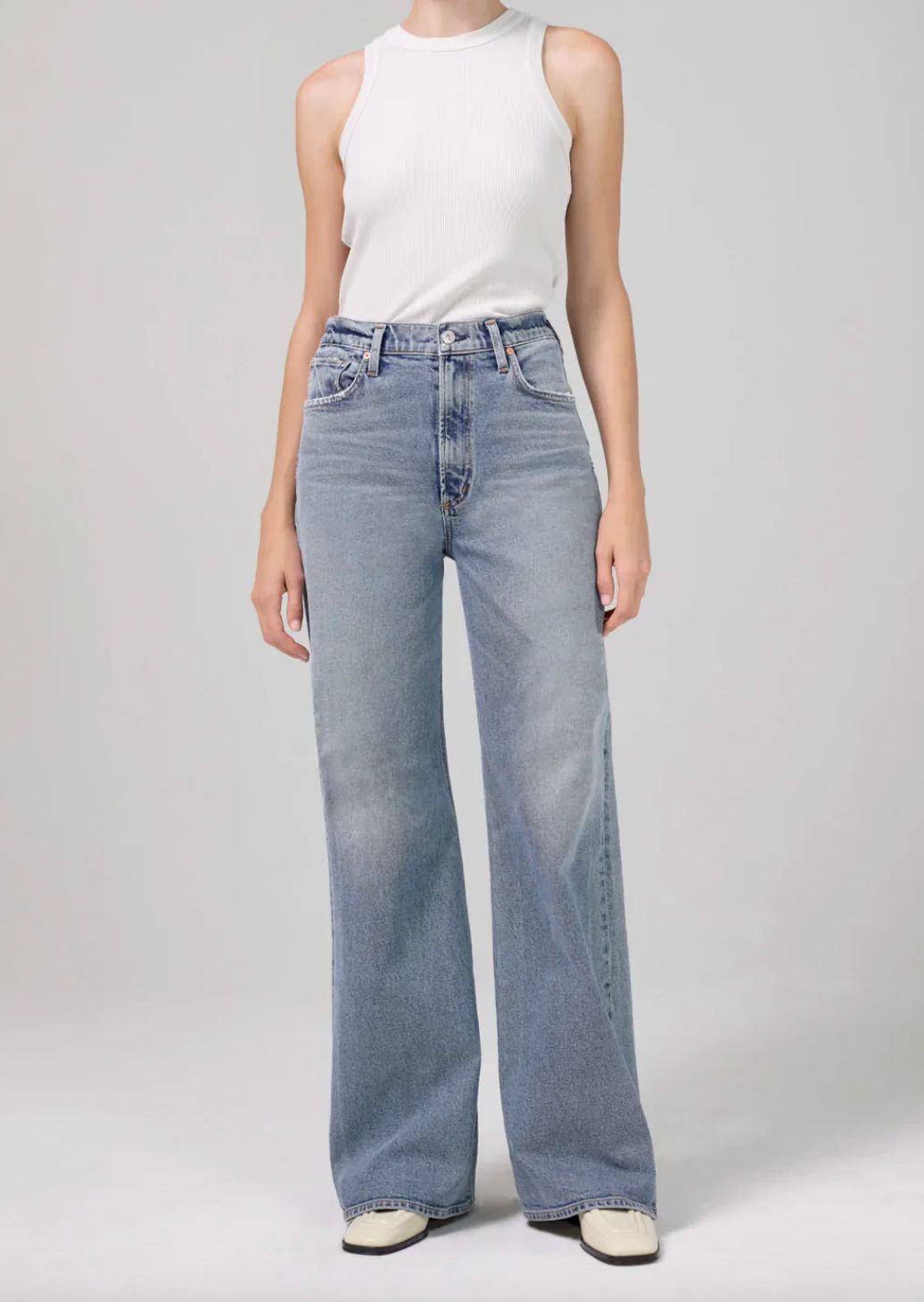 Paloma Baggy in Mischief