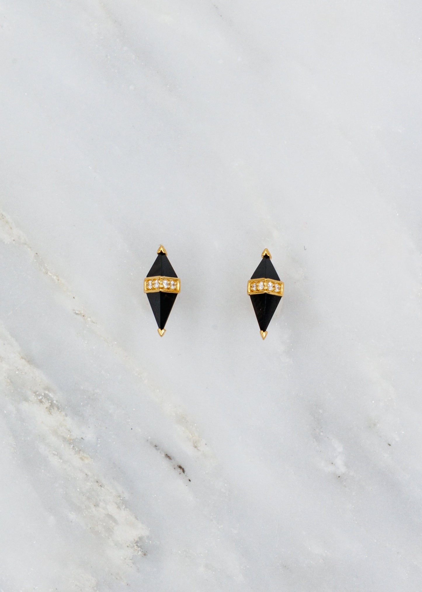 Sorellina fine jewelry 18k yellow gold diamond Pietra Studs with Onyx 
