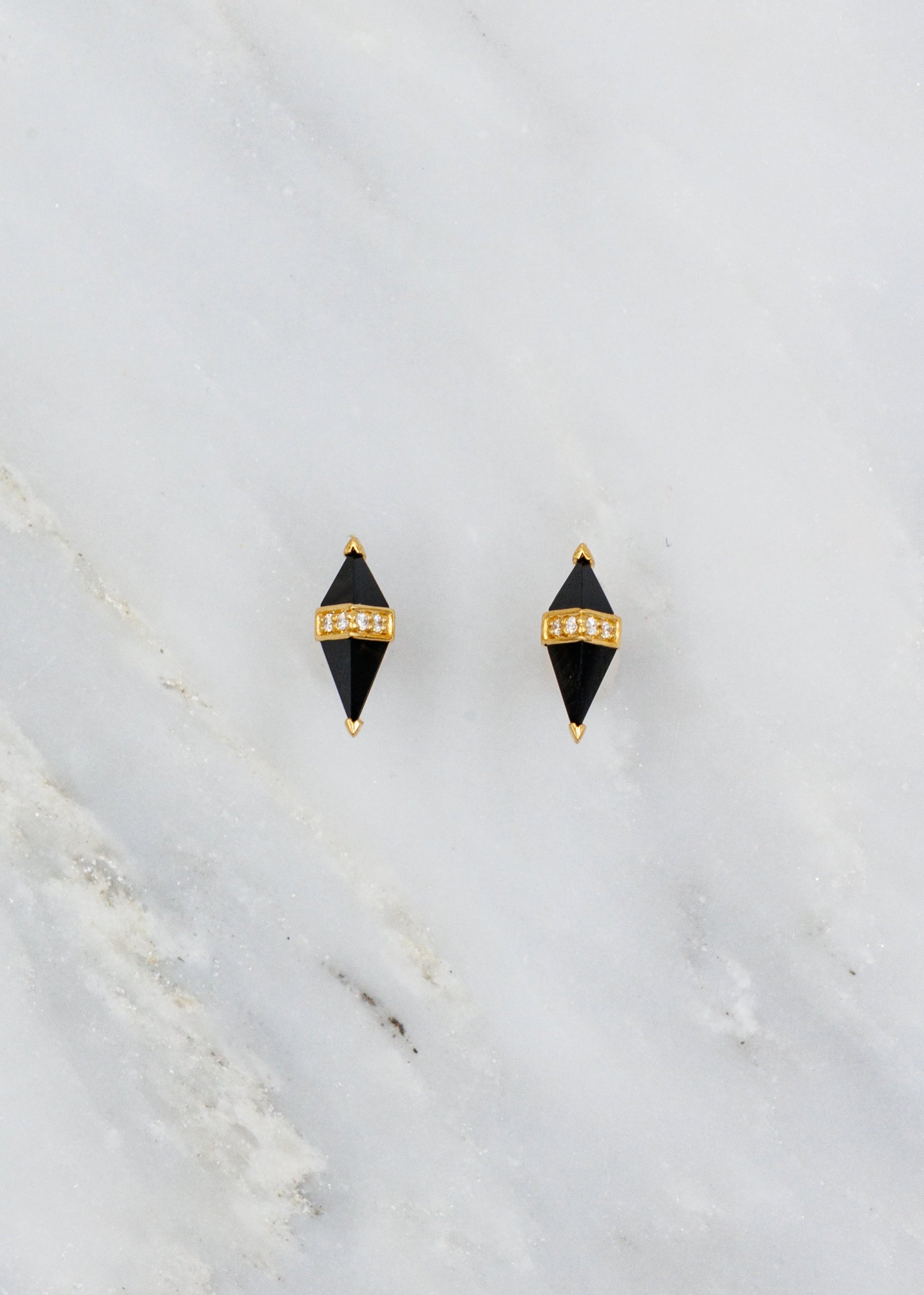 Sorellina fine jewelry 18k yellow gold diamond Pietra Studs with Onyx 