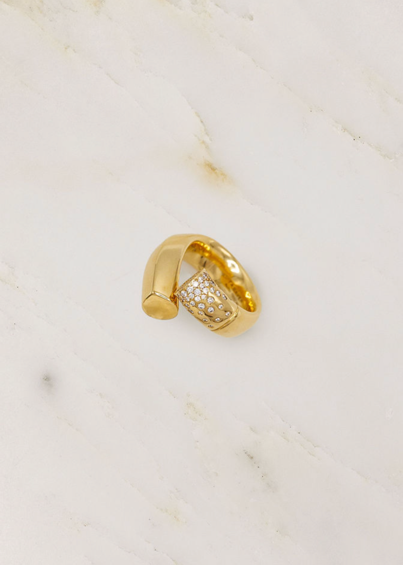 Tabayer fine jewelry 18k yellow gold Oera Ring with Pavé Diamonds