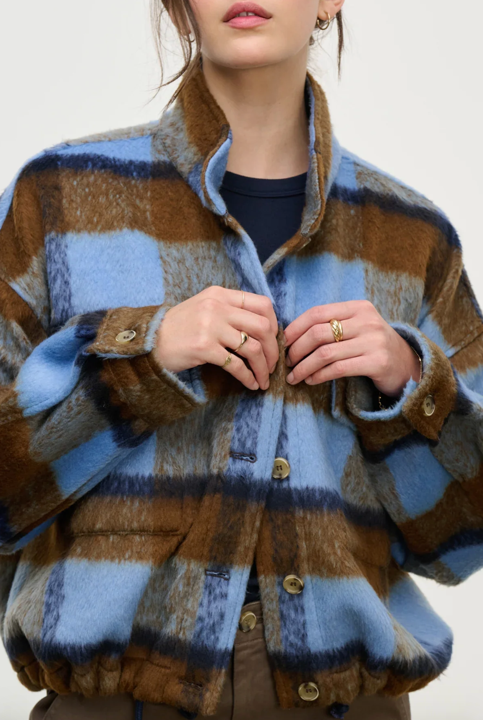 Person wearing Velvet tees womens Aubrey Brushed Plaid Jacket Blue Brown
