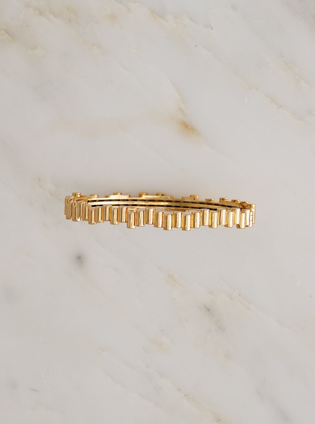 Viltier fine jewelry 18k yellow gold Edge Yellow Gold Bangle