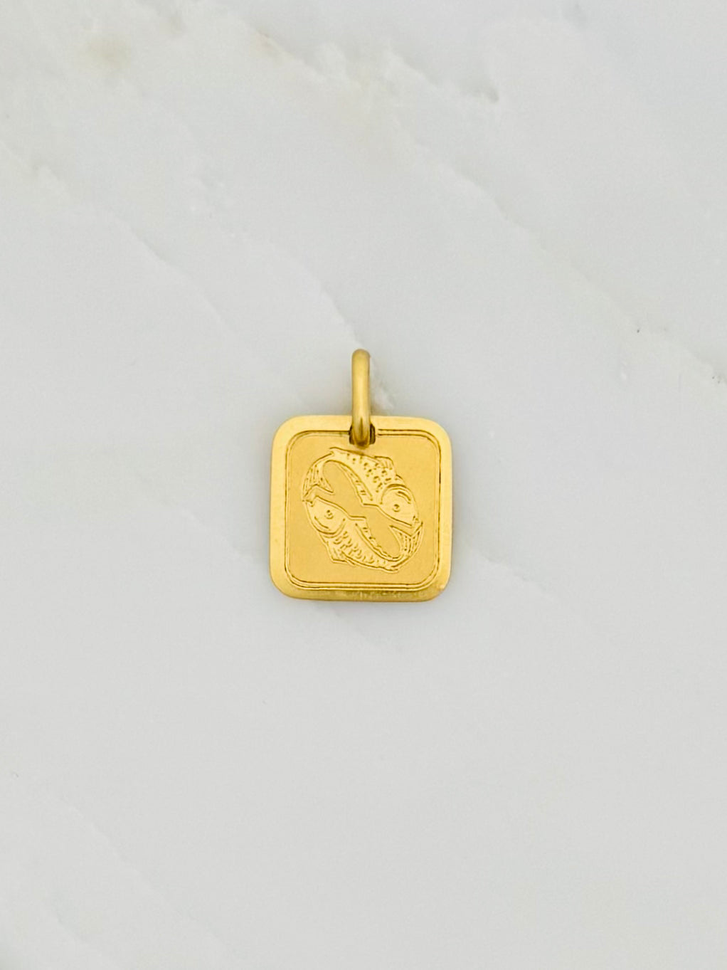 Vintage fine jewelry 14k yellow gold Pisces Pendant