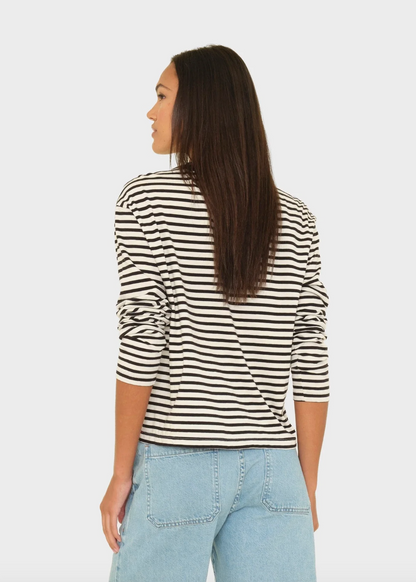 PERSON WEARING XIRENA Terrance Tee in Inkline Stripe