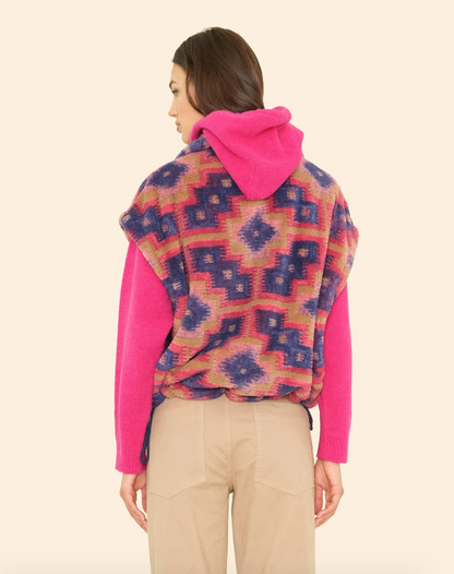 Person wearing Xirena Ravena Fleece Vest Mosaic Tile