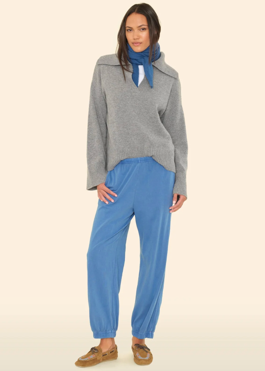 Person wearing Xirena Womens Crispin Sweatpant in Vintage Storm Blue