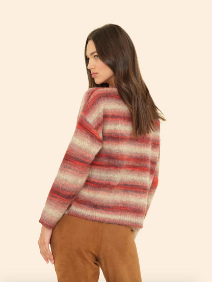 Person wearing Xirena womens Anders Sweater in Sienna Ombre