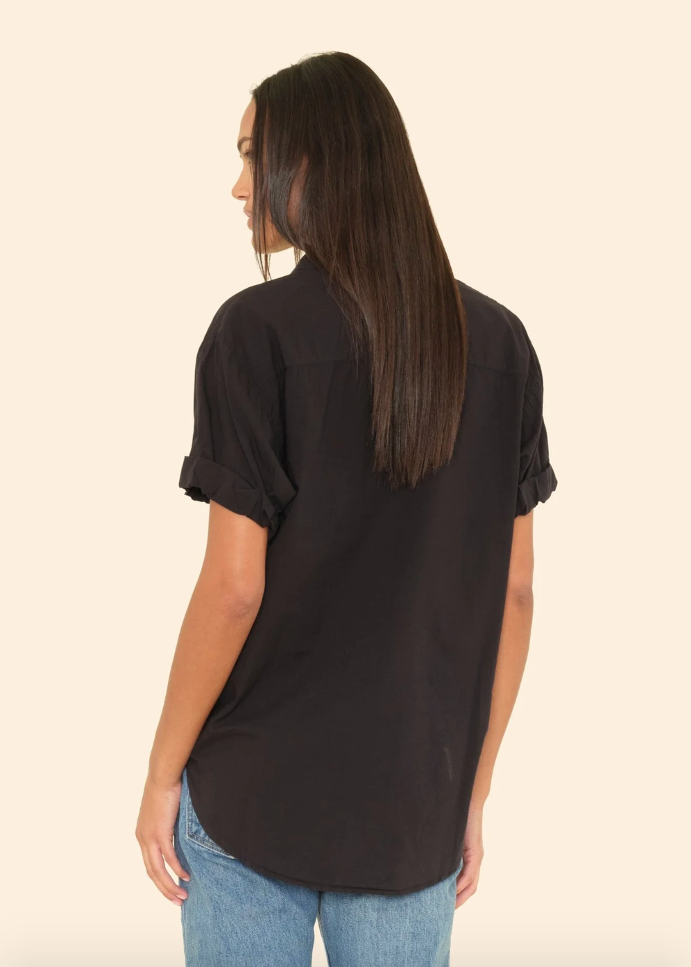Person wearing Xirena womens Channing Shirt in Black