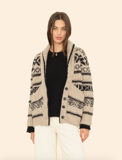 Person wearing Xirena womens Vail Cardigan in Oatmeal