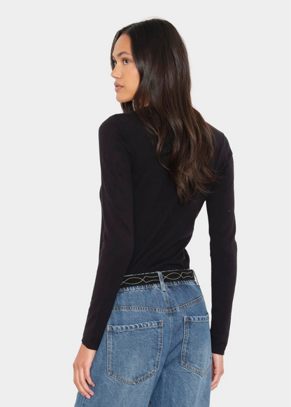person wearing Xirena womens cotton cashmere Crewe Sweater in Black