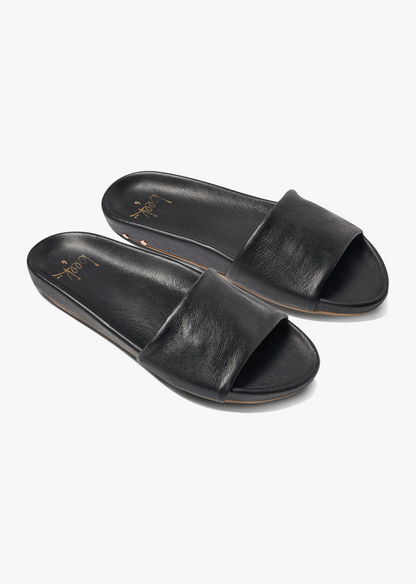 beek womens Gallito Slide in Black leather sandals