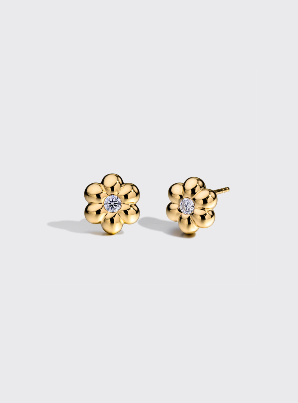 boochier fine jewelry 18k yellow gold Mini Diamond Flower Puff Studs