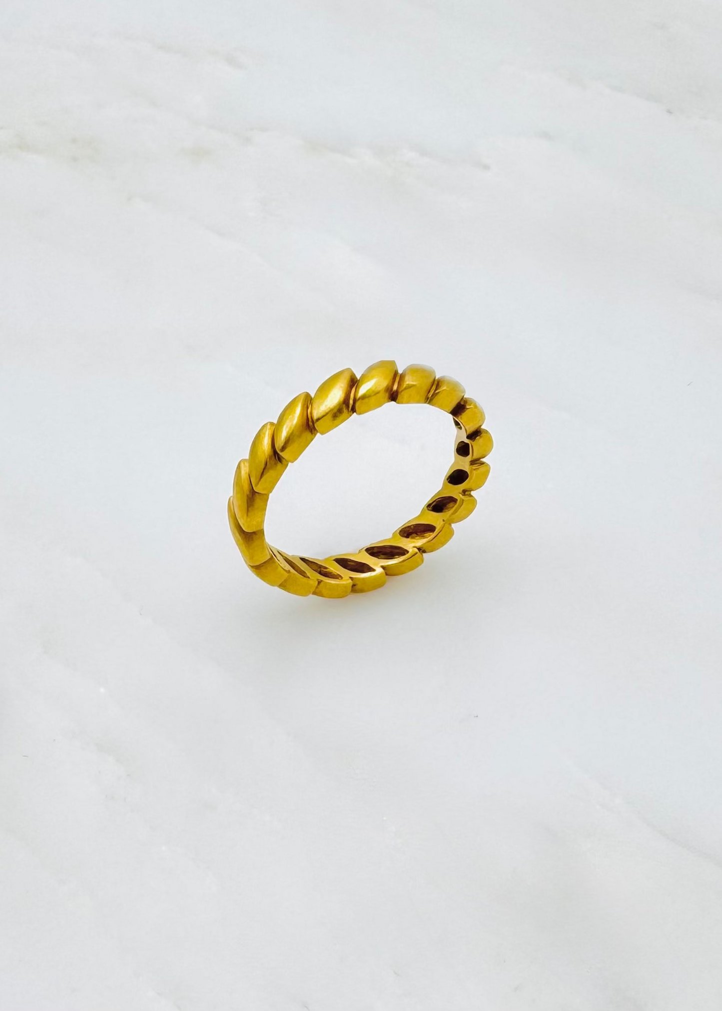 cathy waterman 22k yellow gold Single Row Laurel Band