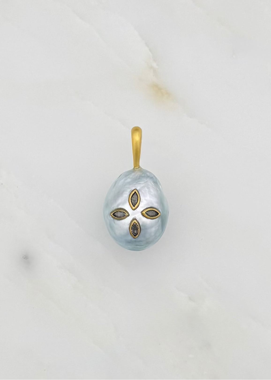 cathy waterman fine jewelry 22k yellow gold South Sea Pearl Pendant with Diamonds