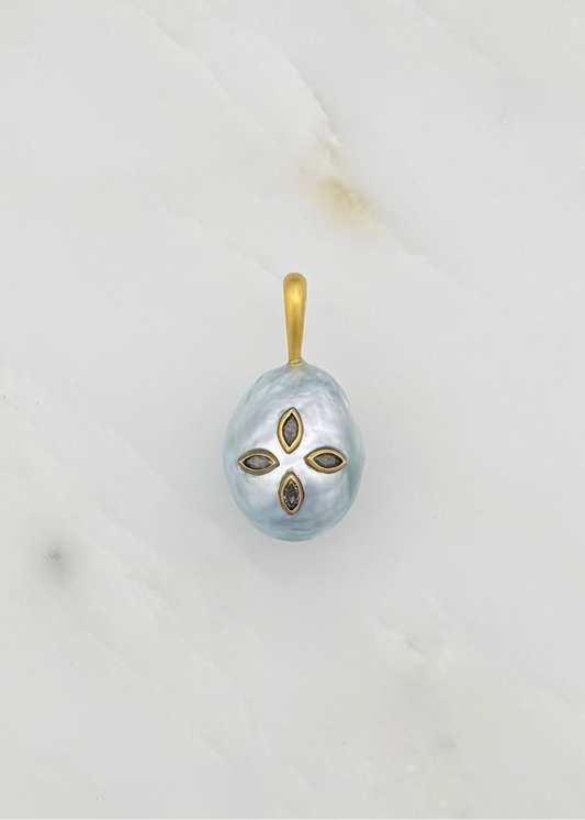 cathy waterman fine jewelry 22k yellow gold South Sea Pearl Pendant with Diamonds