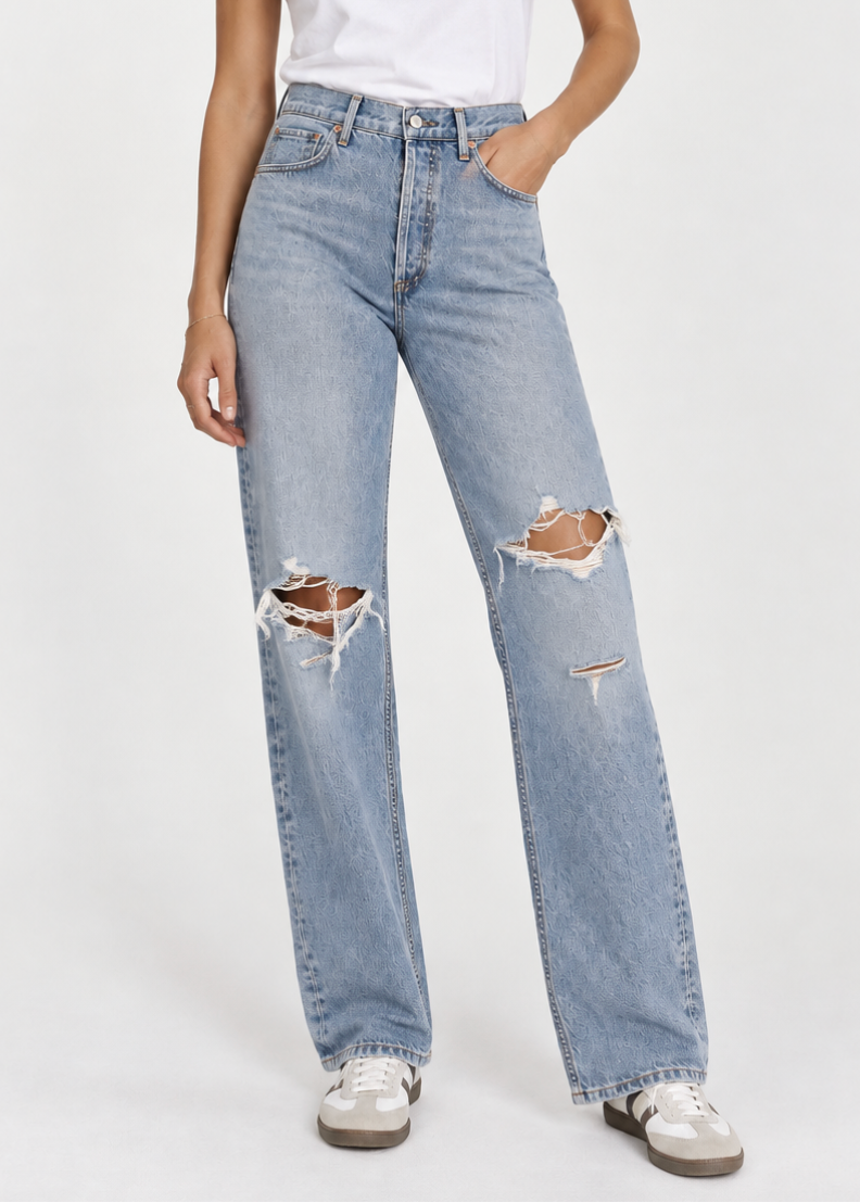 person wearing citizens of humanity womens jeans Charlotte High Rise Straight in Moondust