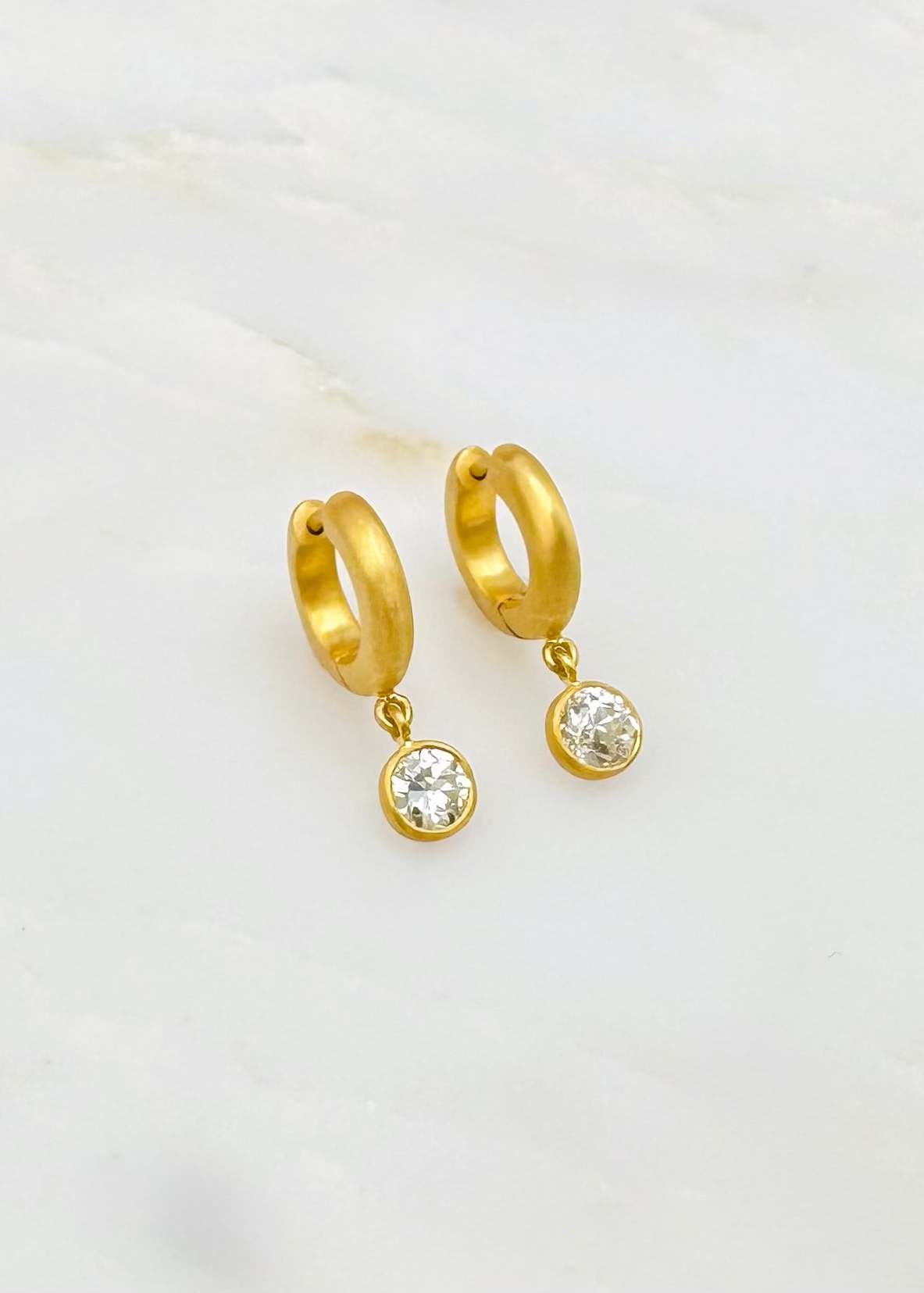 darius fine jewelry 18k yellow gold One-of-a-Kind Old Mine Cut Diamond Drop 8mm Signature Hoops
