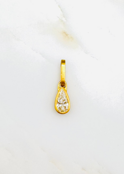 darius fine jewelry 18k yellow gold One-of-a Kind Pear Diamond Pendant